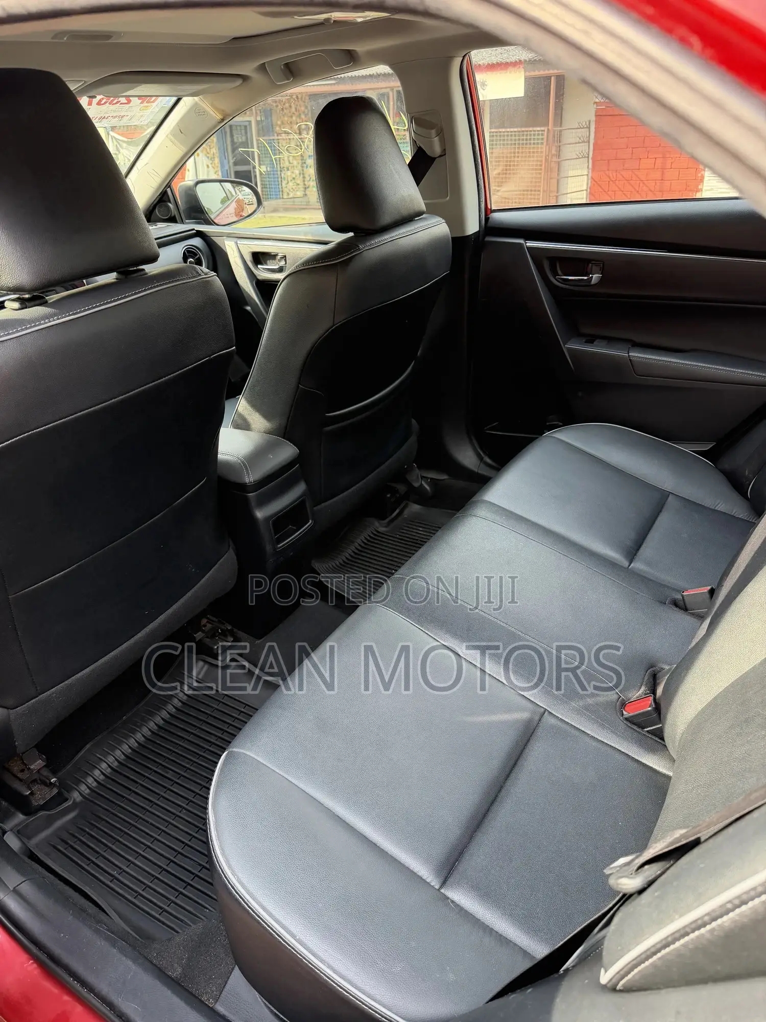 Toyota Corolla XLE (1.8L 4cyl 2A) 2018 Burgundy