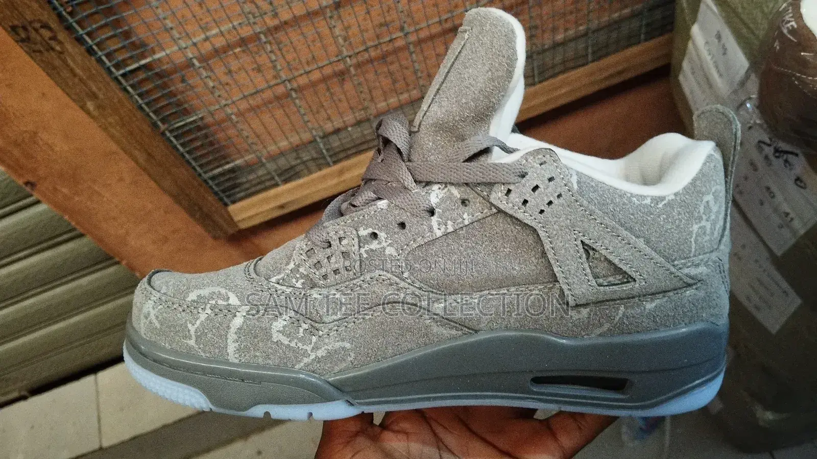 Air Jordan 4 Retro Kaws