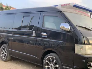 Toyota HiAce 2013 Black