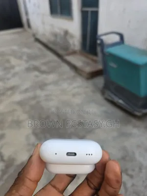 Airpods Pro 2, Usb C (Only Right Bud and Charging Case)