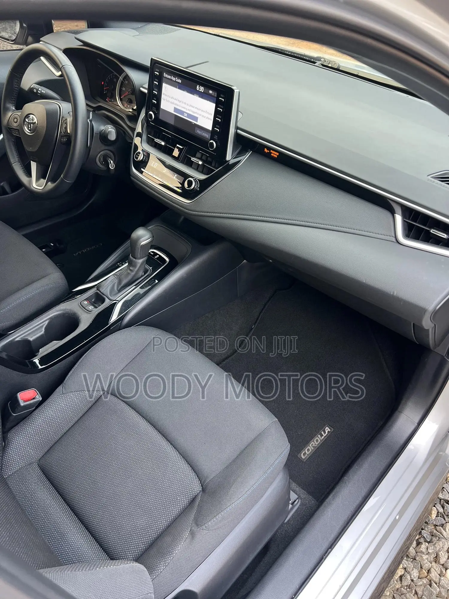 Toyota Corolla SE 2020 Silver