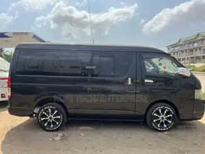 Toyota HiAce 2013 Black