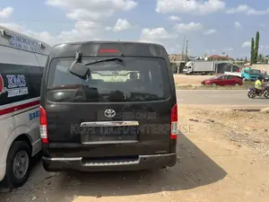 Toyota HiAce 2013 Black