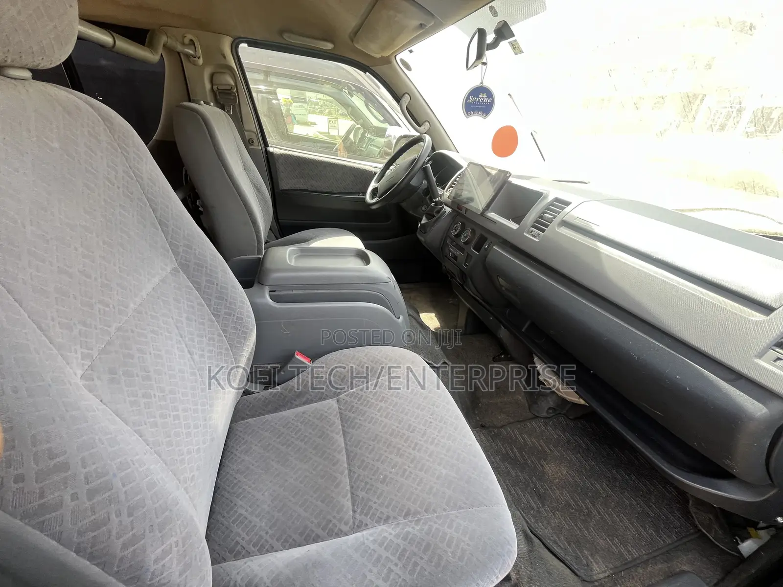 Toyota HiAce 2013 Black
