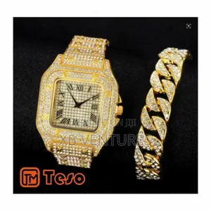 Men's Watch With Bracelet in Bold Gold, Showing Extraordinary Luxury
