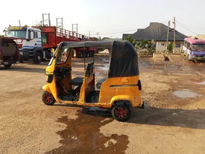 TVS Apache 160 4V 2018 Yellow