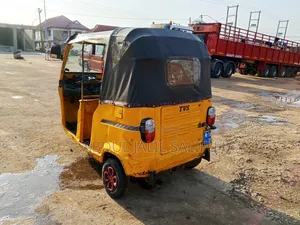 TVS Apache 160 4V 2018 Yellow