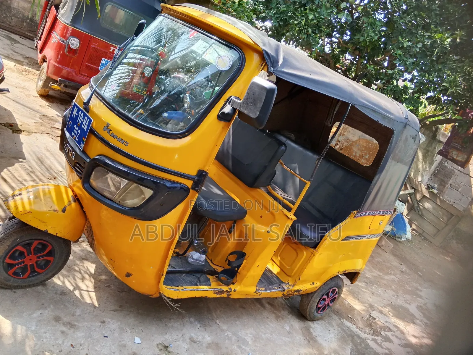 TVS Apache 160 4V 2018 Yellow
