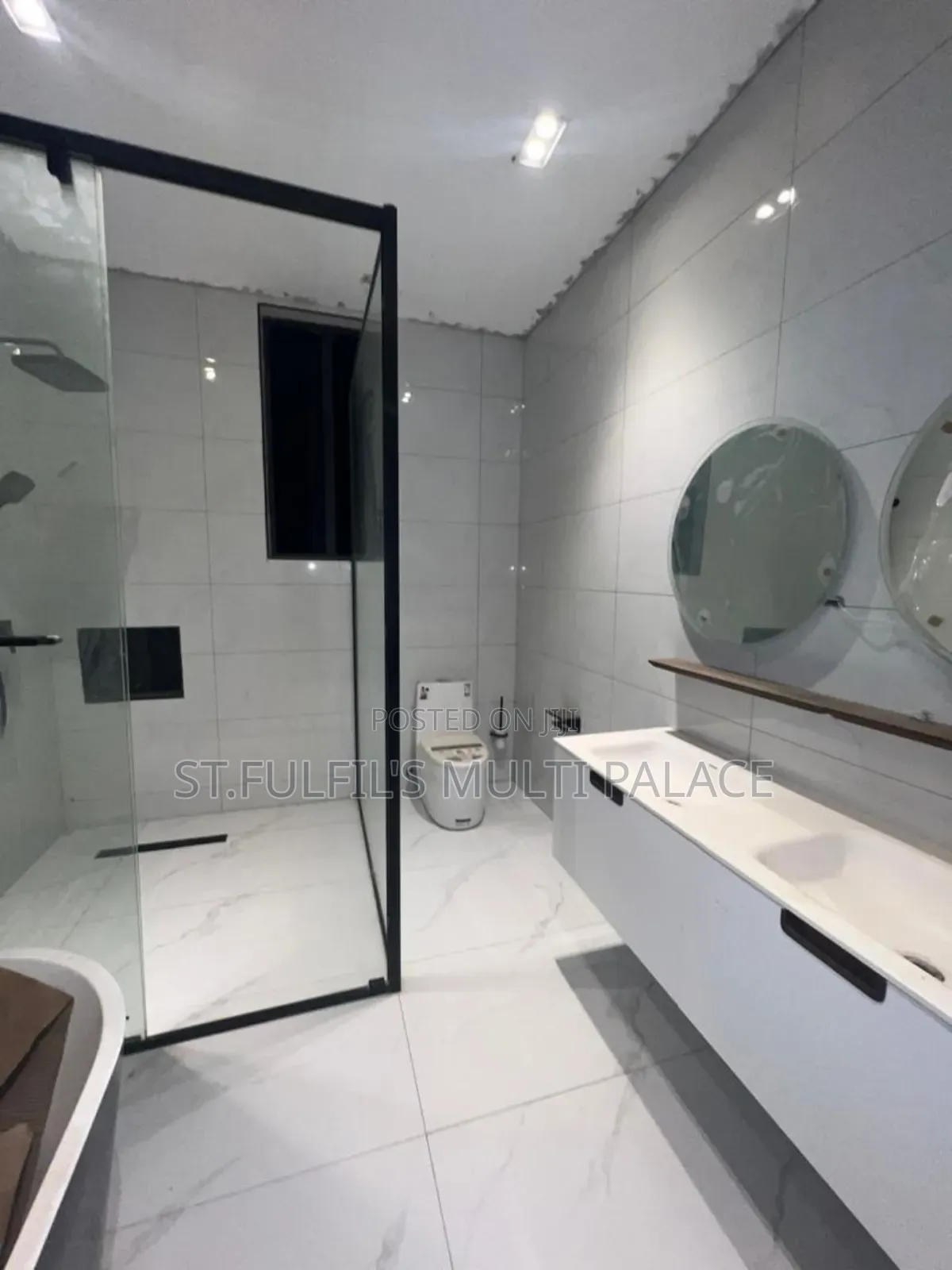 5bdrm House in Oyarifa Aburi, Adenta for sale