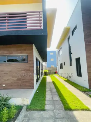 4bdrm Duplex in Hometrust Properties, Abelemkpe for rent