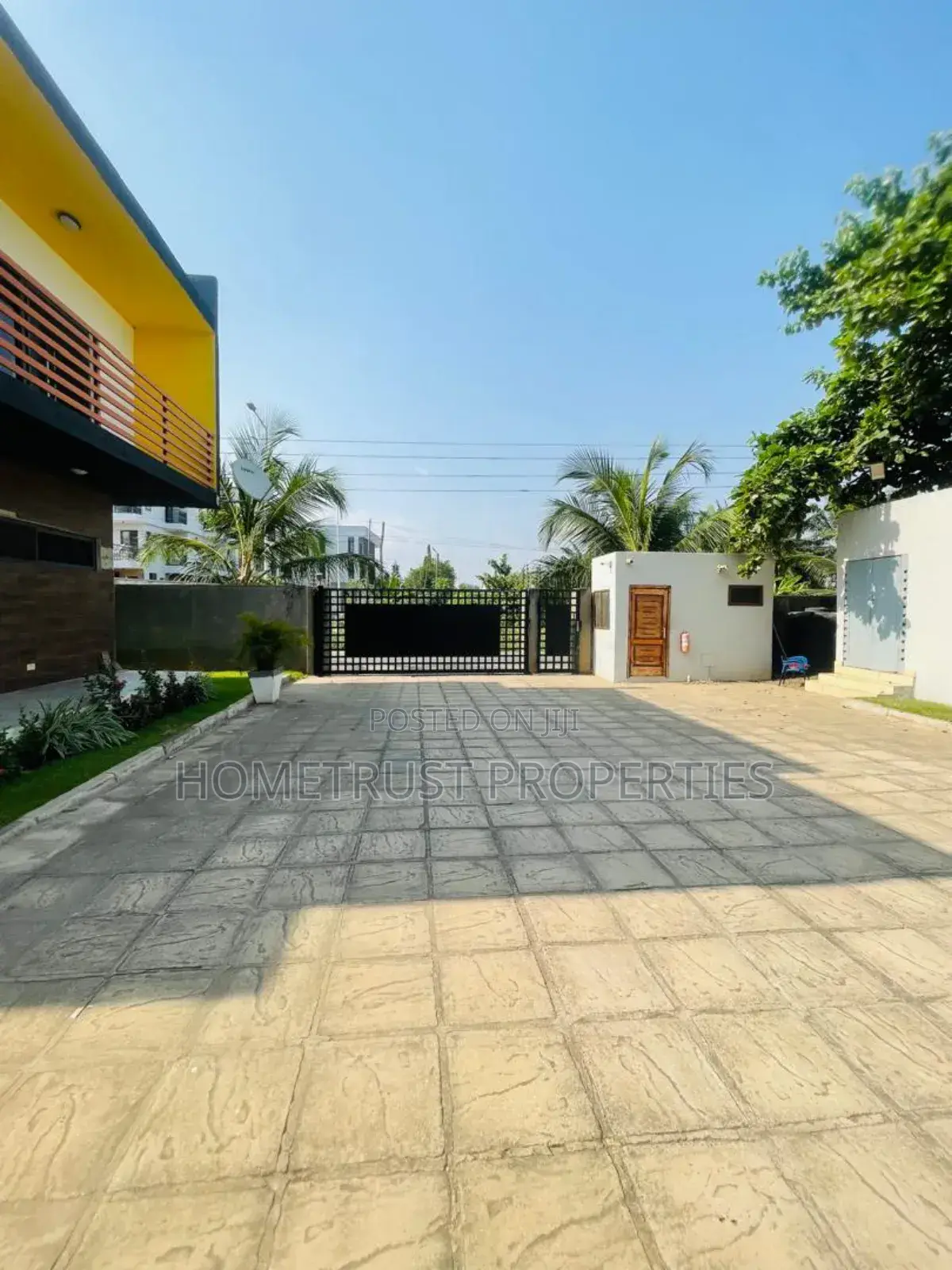 4bdrm Duplex in Hometrust Properties, Abelemkpe for rent