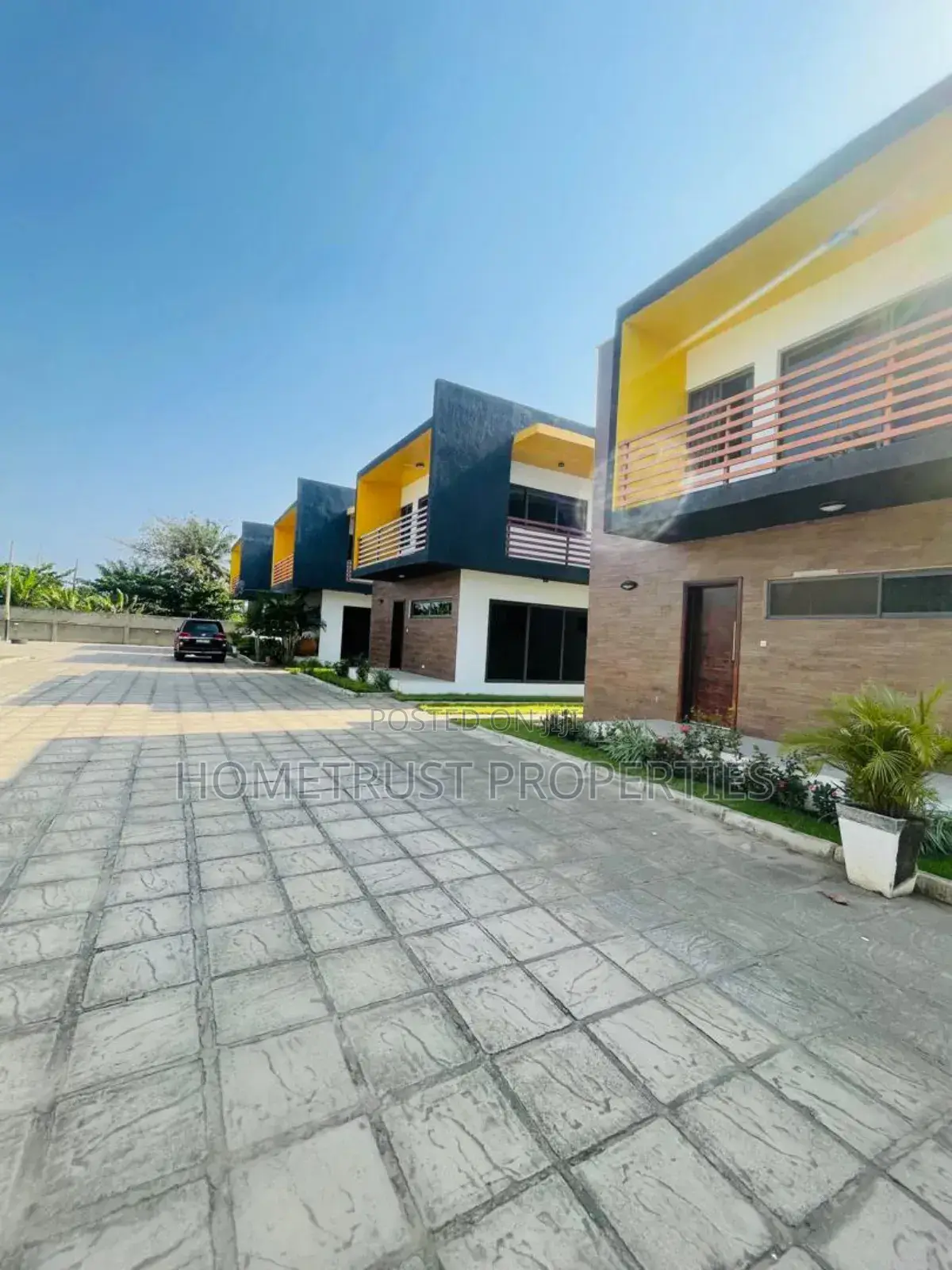 4bdrm Duplex in Hometrust Properties, Abelemkpe for rent