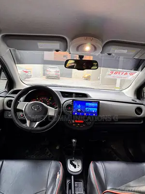 Toyota Vitz 1.3 FWD 5dr 2013 Black