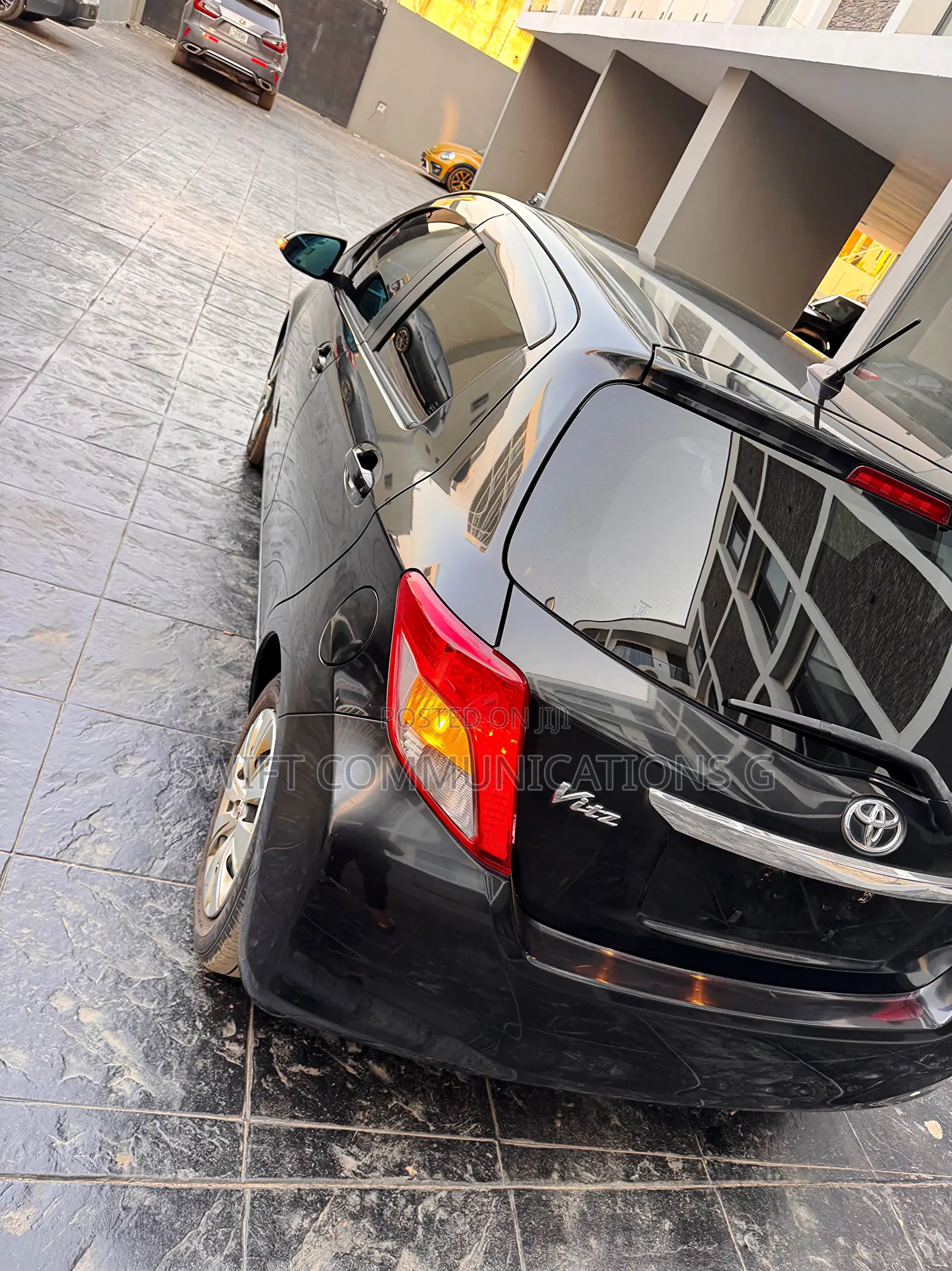 Toyota Vitz 1.3 FWD 5dr 2013 Black