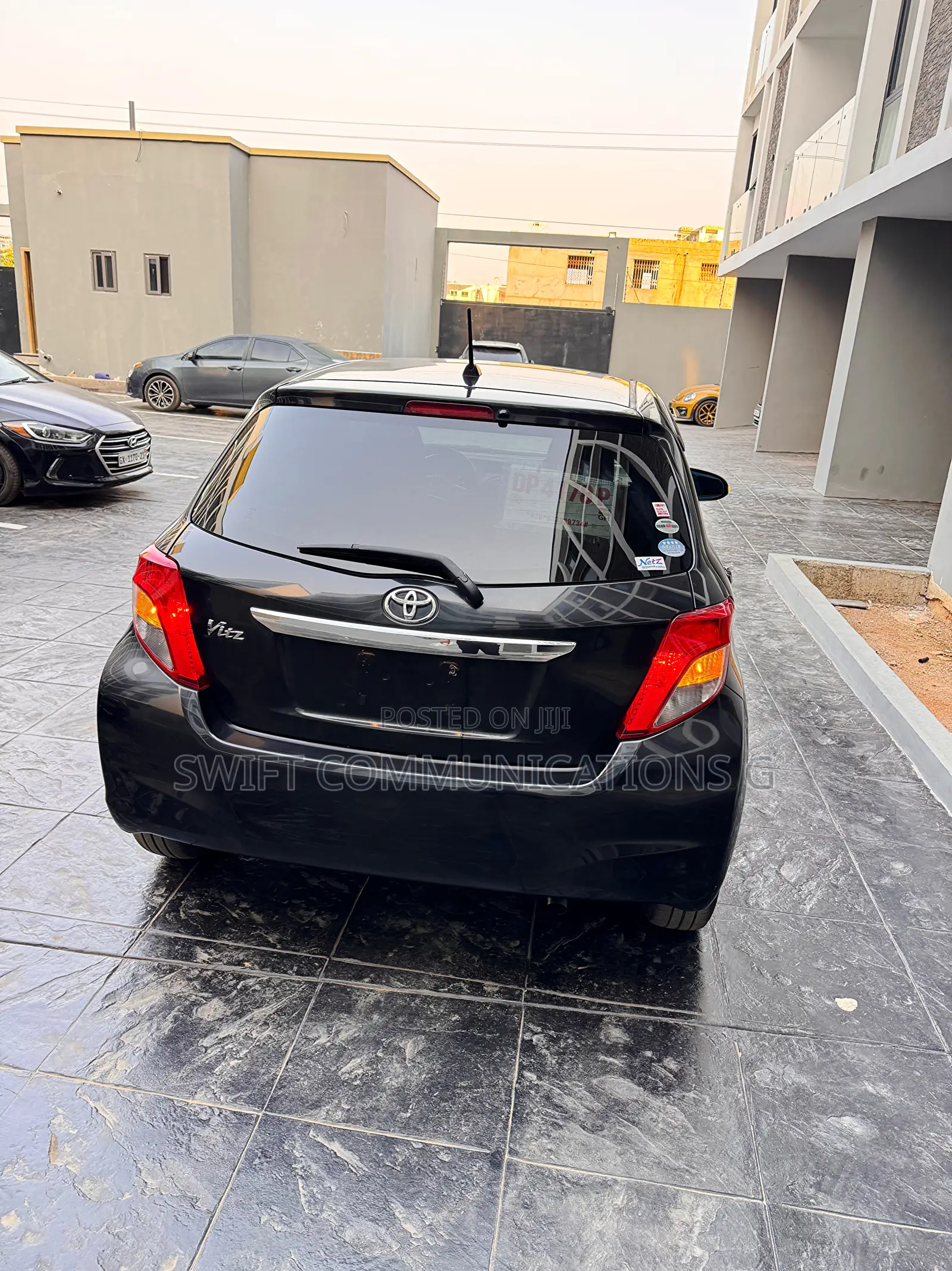 Toyota Vitz 1.3 FWD 5dr 2013 Black