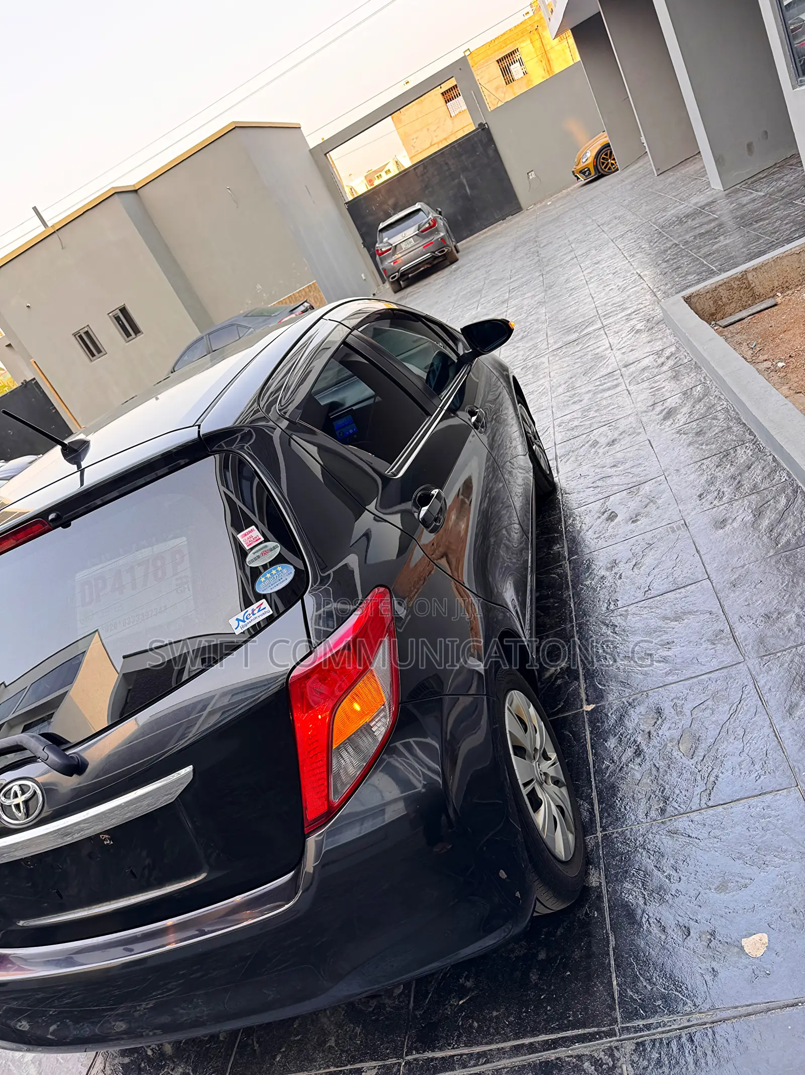 Toyota Vitz 1.3 FWD 5dr 2013 Black