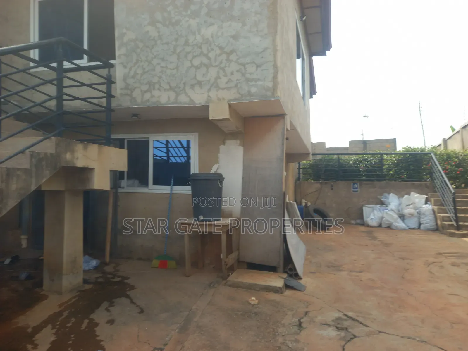 5bdrm House in Sokoban Kwanwoma for sale