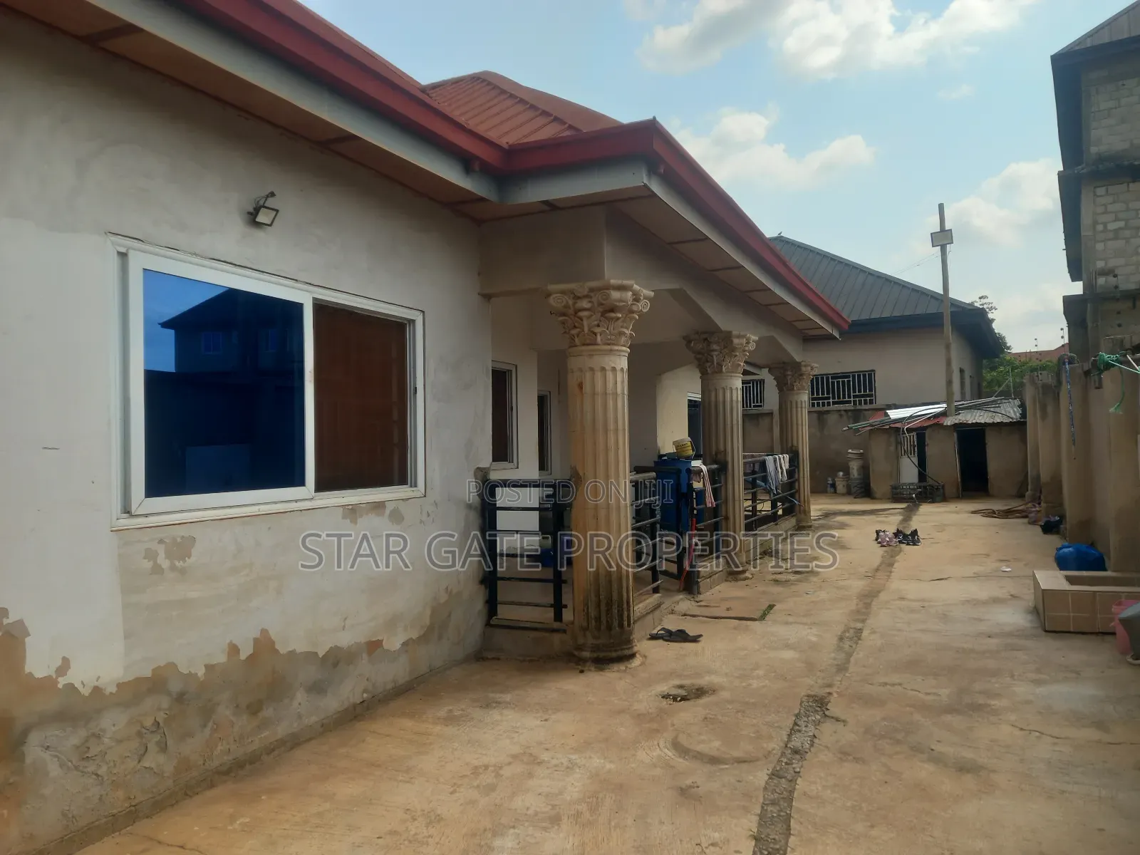 5bdrm House in Sokoban Kwanwoma for sale
