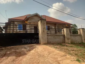 5bdrm House in Sokoban Kwanwoma for sale