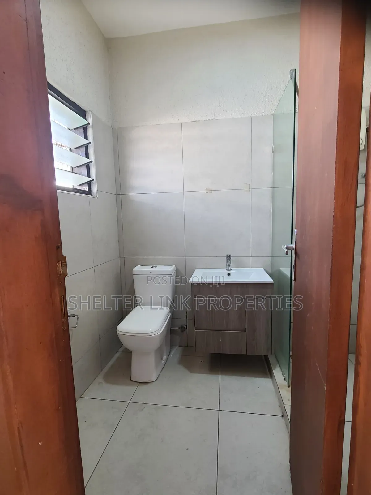 1bdrm Apartment in Round About for rent