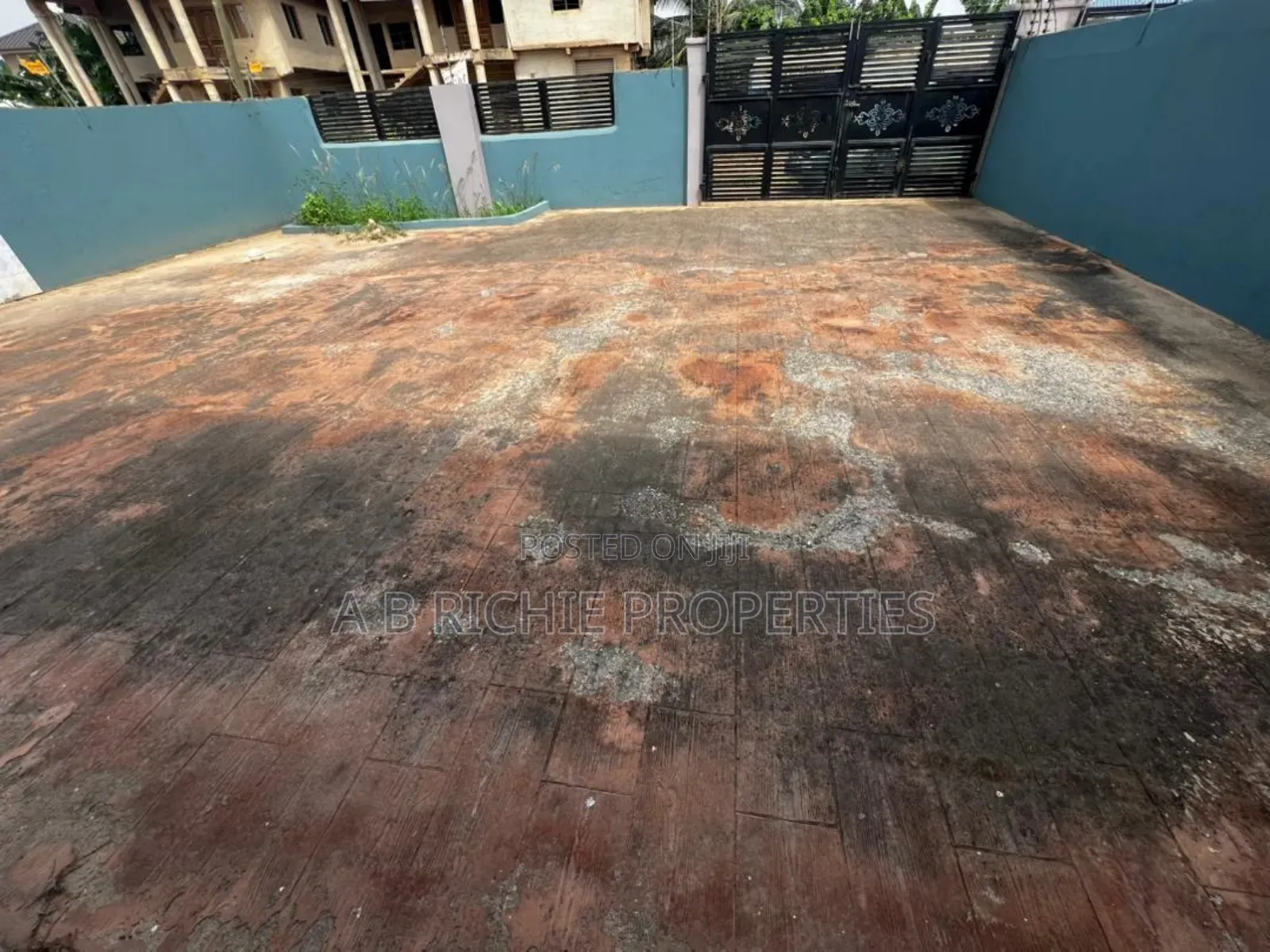 3bdrm Bungalow in Ab Richie Properties, Ashomang Estate for sale