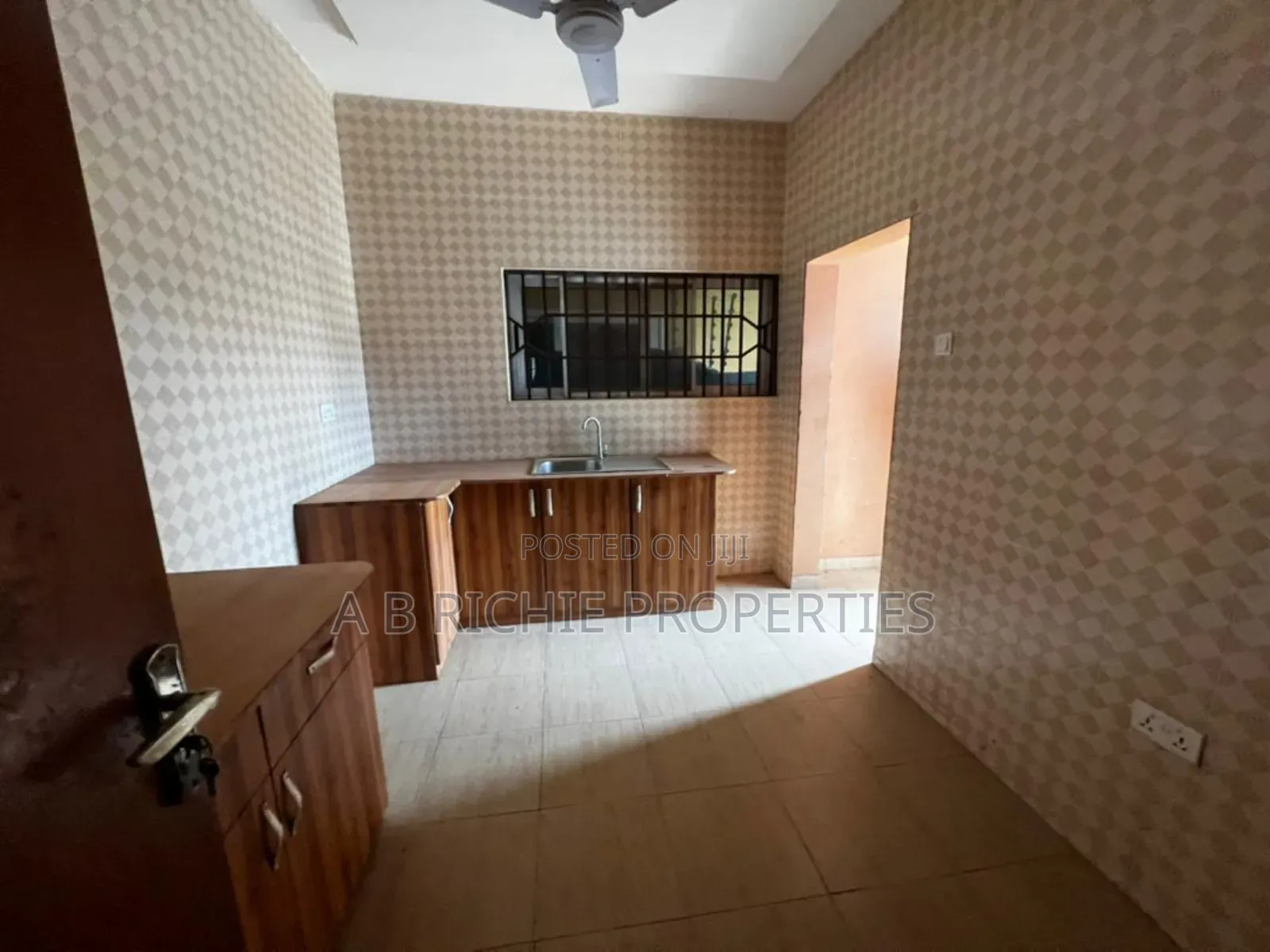 3bdrm Bungalow in Ab Richie Properties, Ashomang Estate for sale