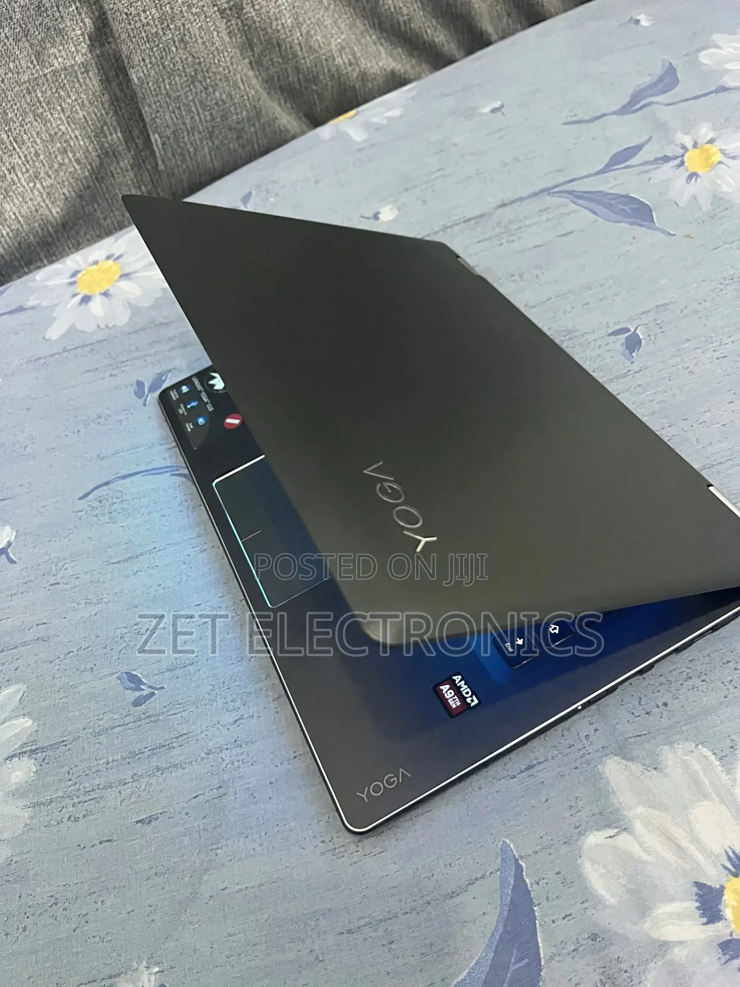 Laptop Lenovo Yoga 7i 8GB AMD A10 HDD 1T