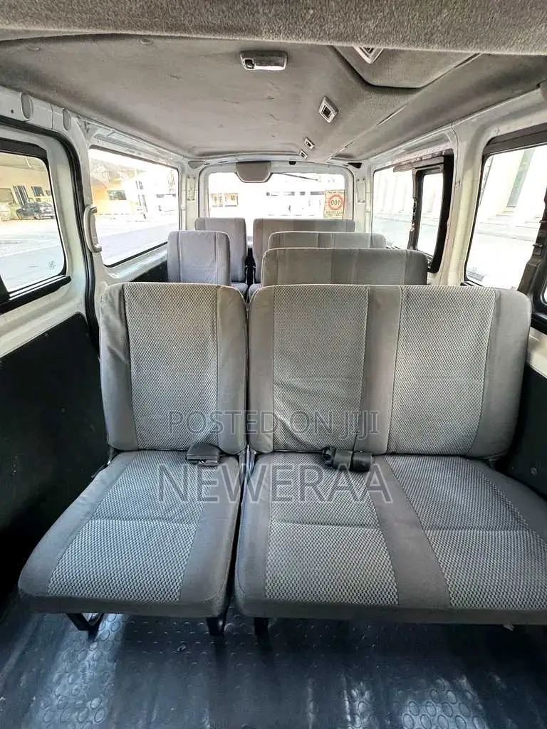 Nissan Caravan (Urvan) 2017 White