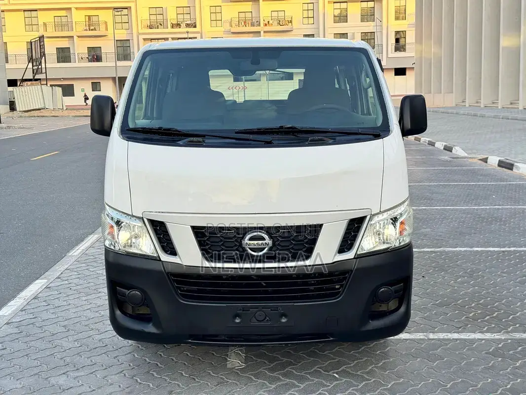 Nissan Caravan (Urvan) 2017 White