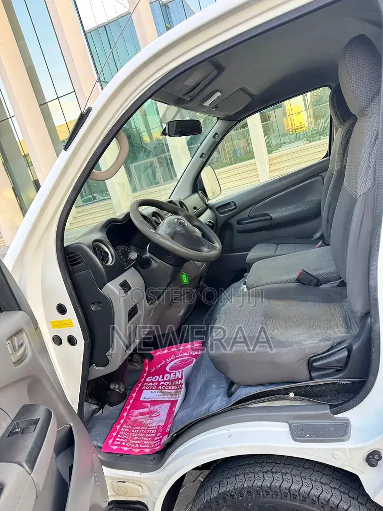 Nissan Caravan (Urvan) 2017 White