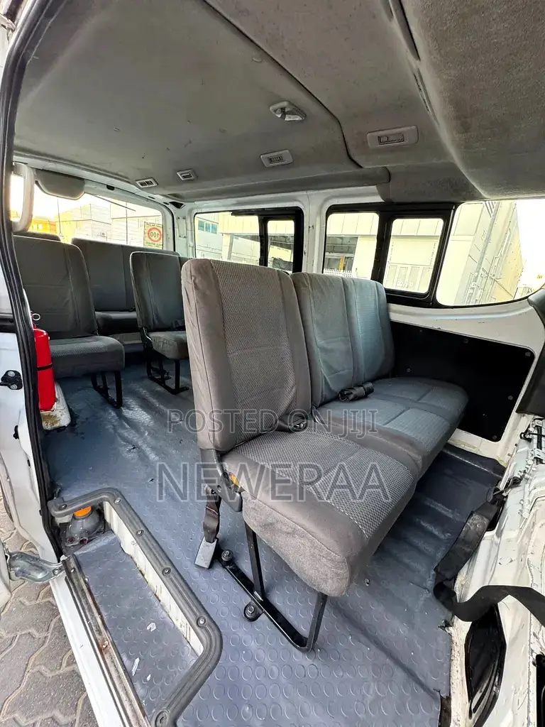 Nissan Caravan (Urvan) 2017 White
