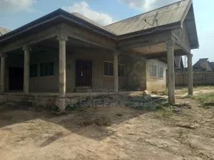 5bdrm House in Kenyasi Adwumam, Kwabre for sale