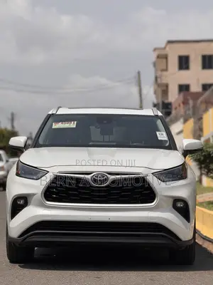 Toyota Highlander XLE AWD 2023 White