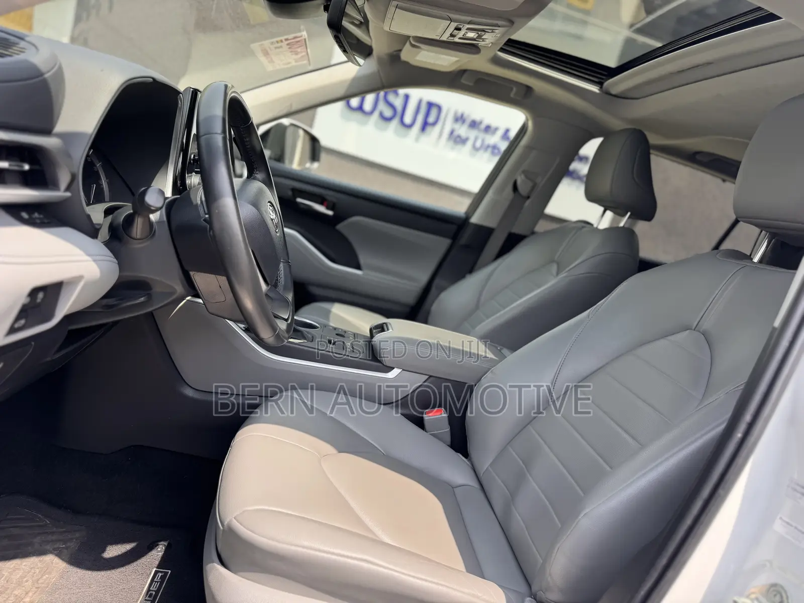 Toyota Highlander XLE AWD 2023 White