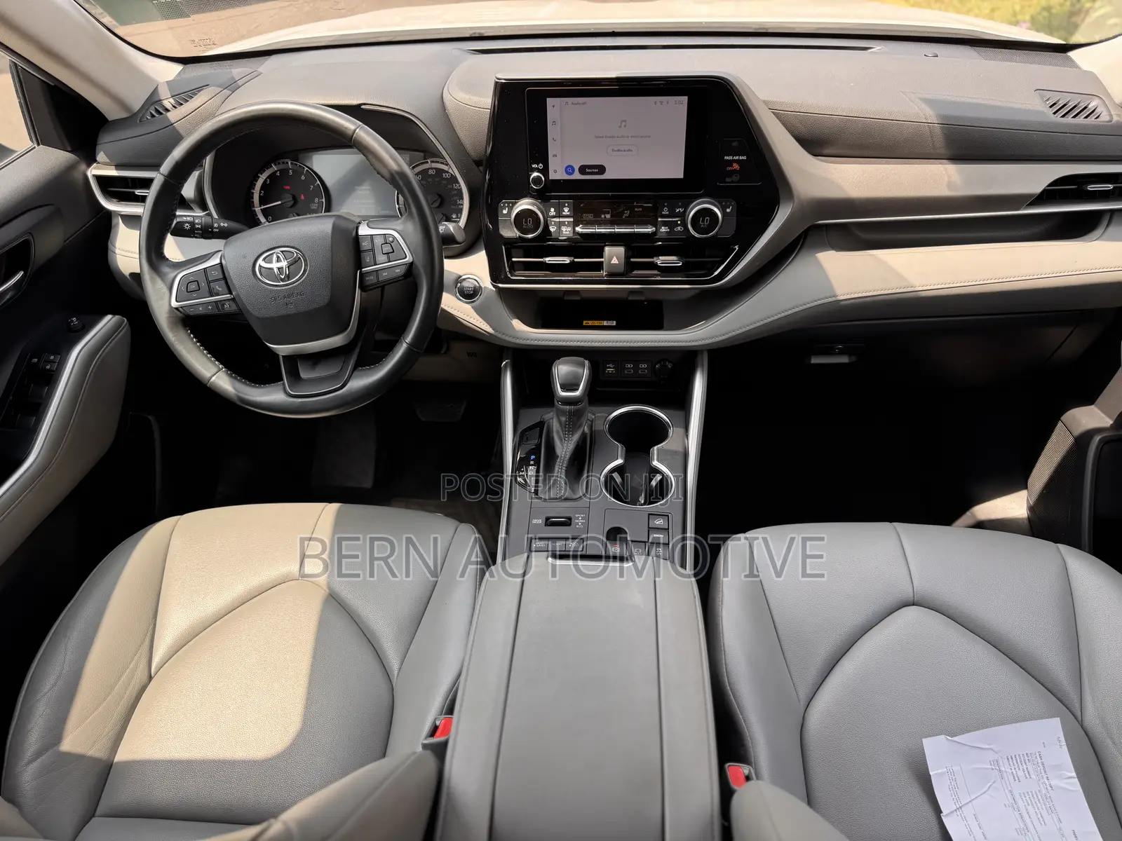 Toyota Highlander XLE AWD 2023 White