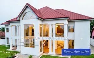 8bdrm House in Kumasi Metropolitan for sale