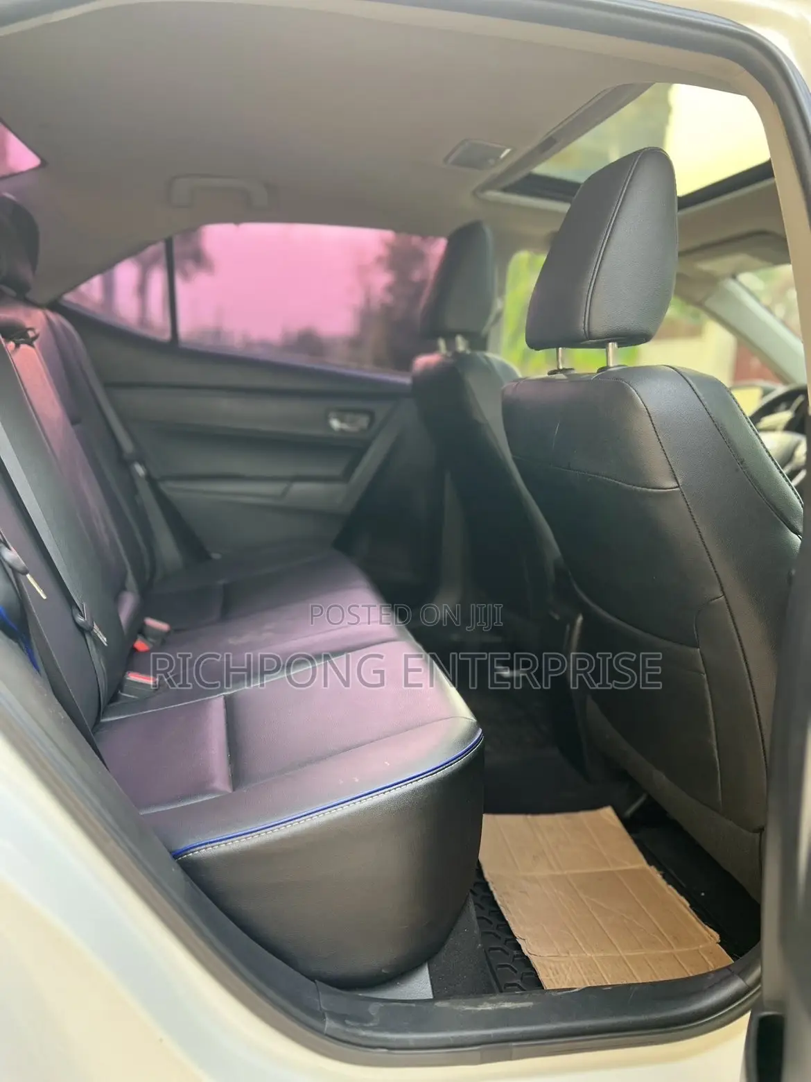 Toyota Corolla XSE 4dr Sedan (1.8L 4cyl CVT) 2017 White