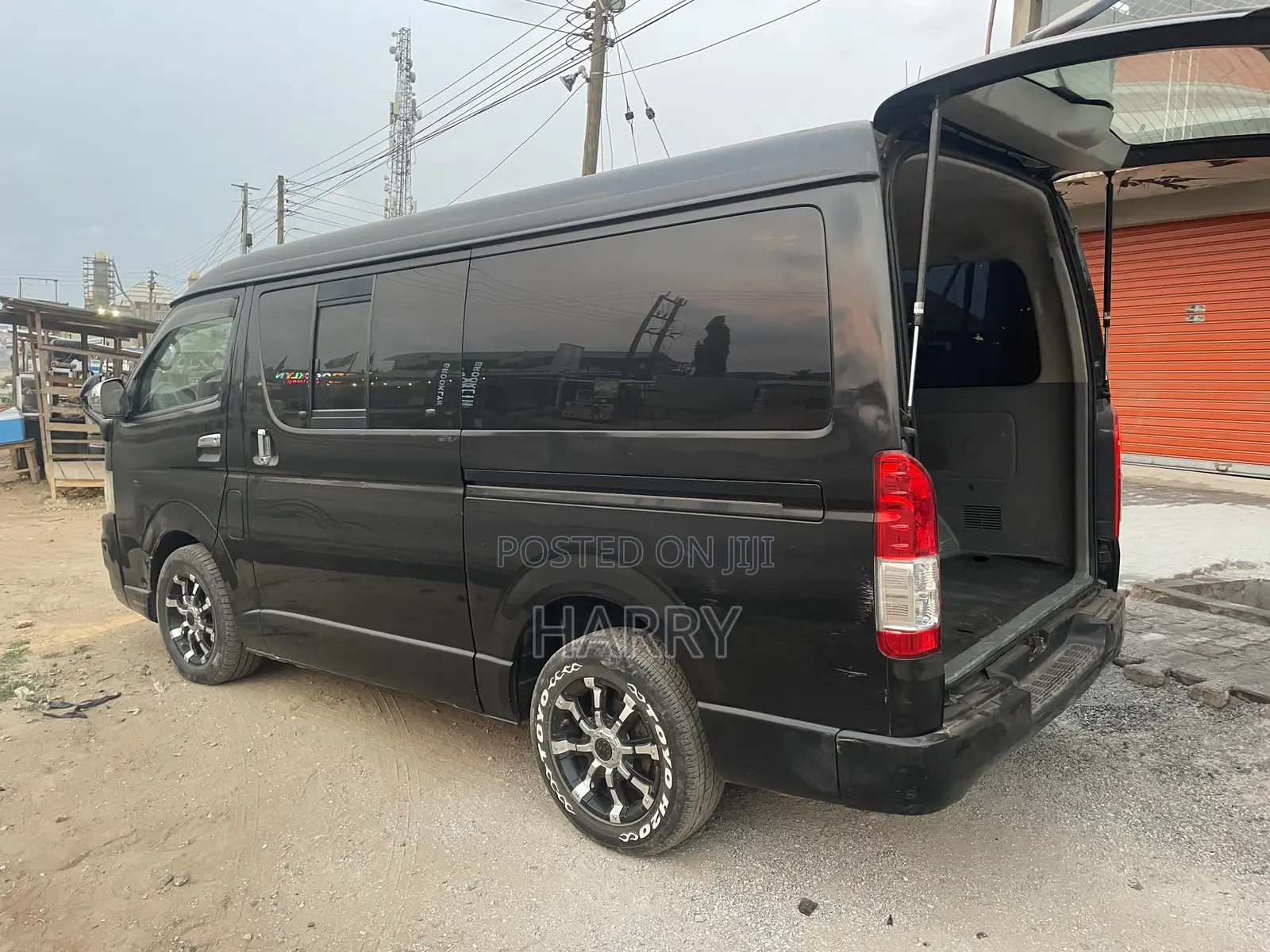 Toyota HiAce 2013 Black
