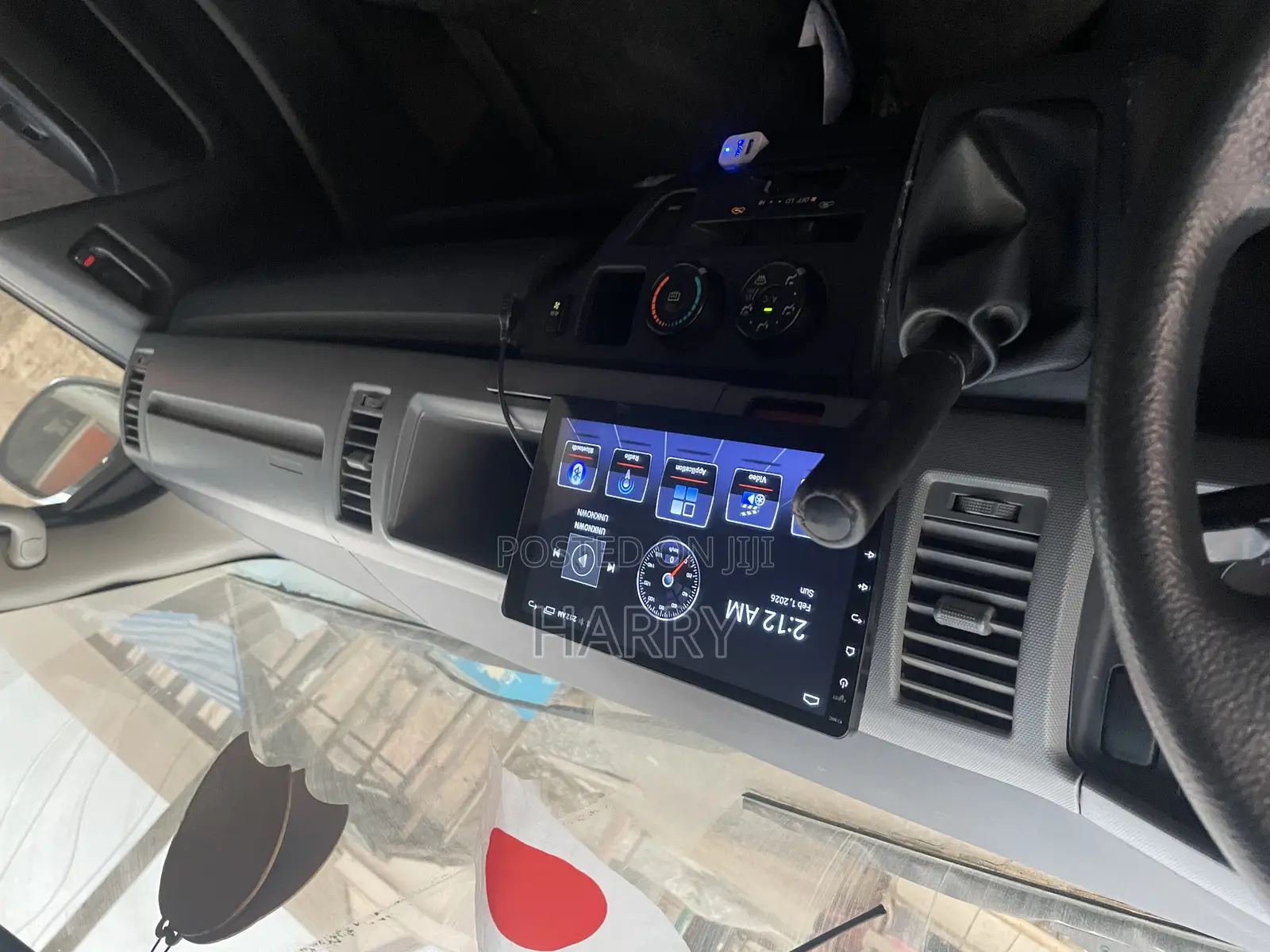 Toyota HiAce 2013 Black