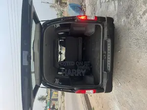 Toyota HiAce 2013 Black