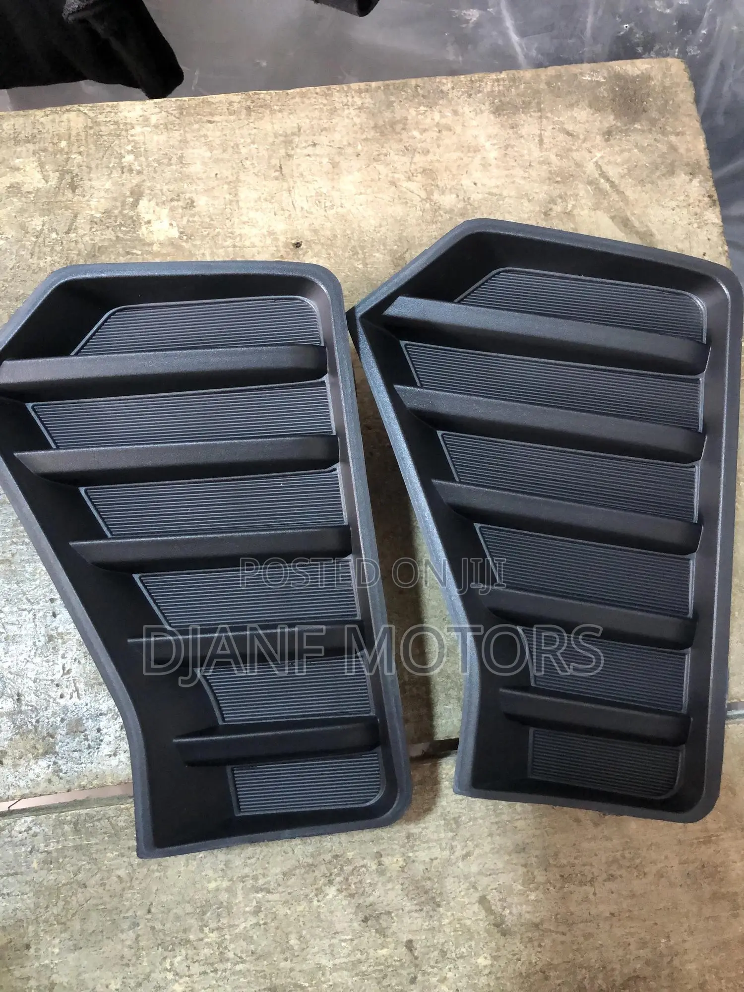 Tacoma 2023-2024 Headlight Seat Pair