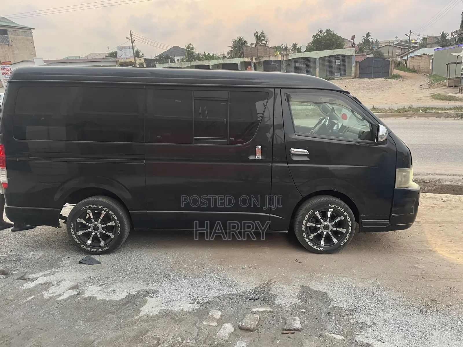 Toyota HiAce 2013 Black