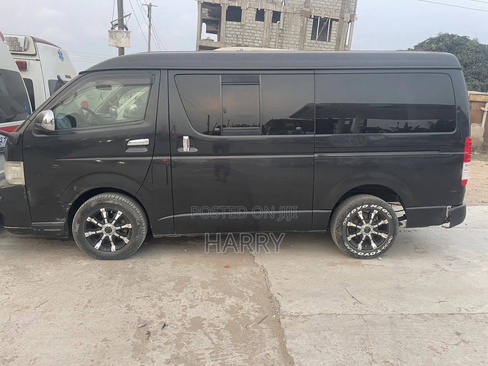 Toyota HiAce 2013 Black
