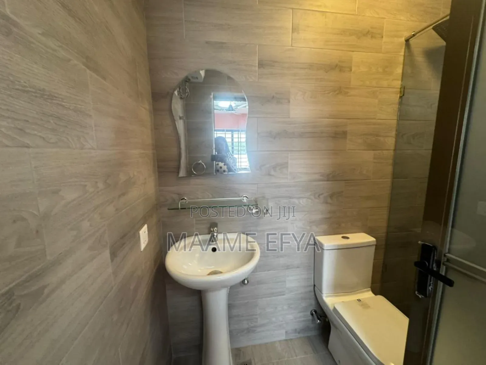 4bdrm House in Sakumono for sale