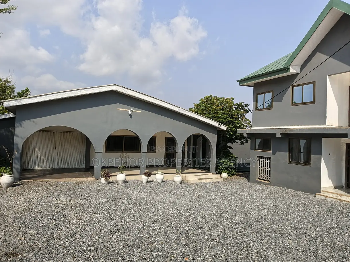 8bdrm House in Ofankor, Accra Metropolitan for sale