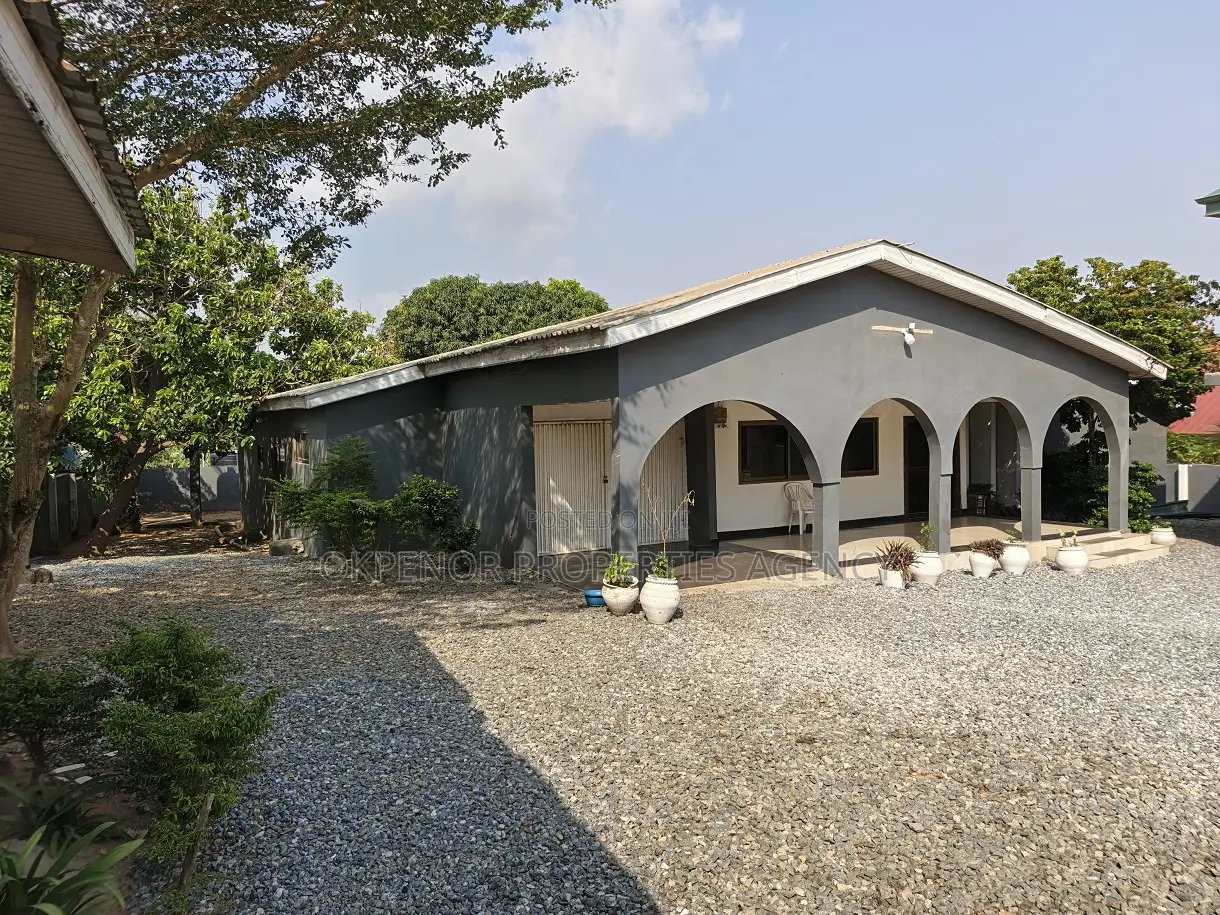 8bdrm House in Ofankor, Accra Metropolitan for sale