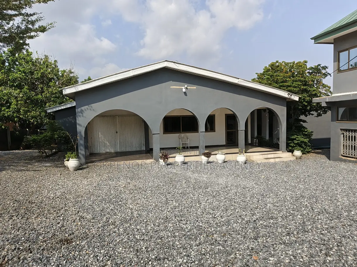 8bdrm House in Ofankor, Accra Metropolitan for sale