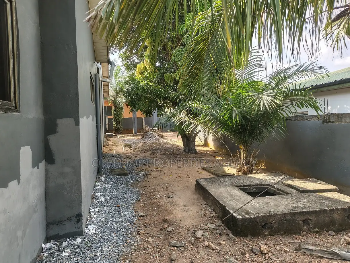 8bdrm House in Ofankor, Accra Metropolitan for sale