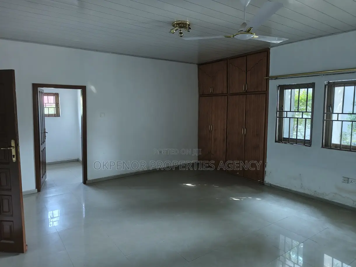 8bdrm House in Ofankor, Accra Metropolitan for sale
