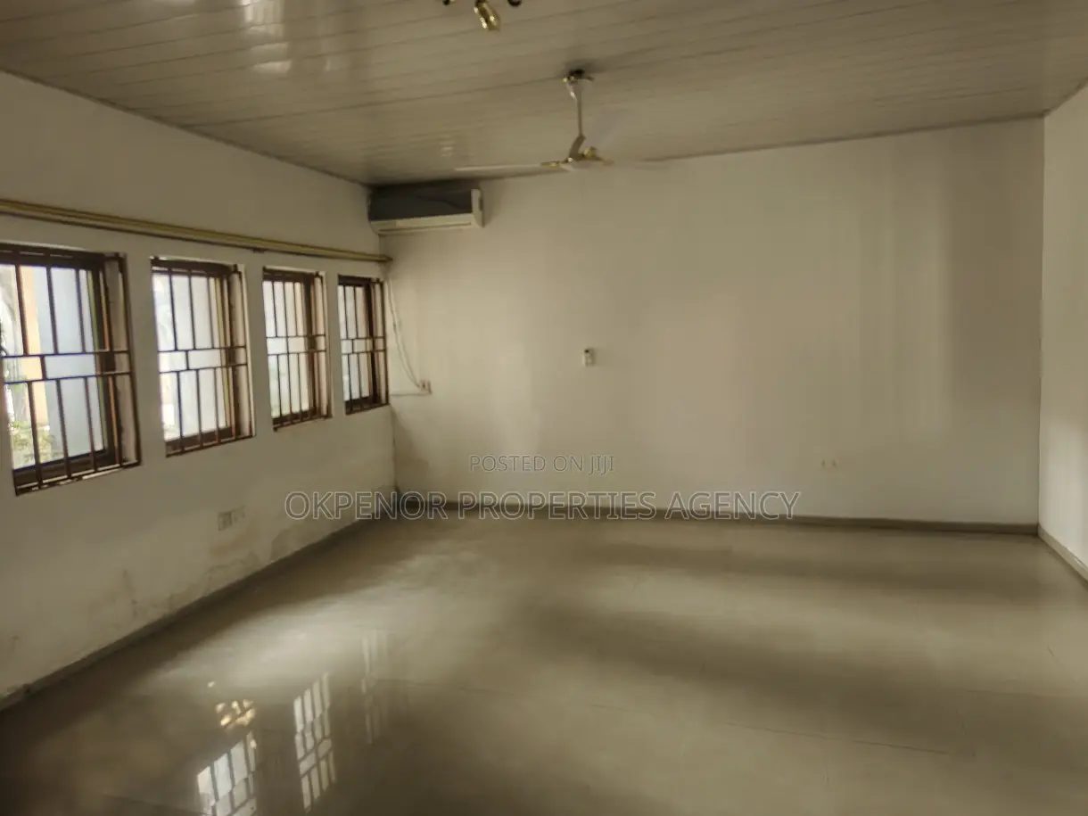 8bdrm House in Ofankor, Accra Metropolitan for sale